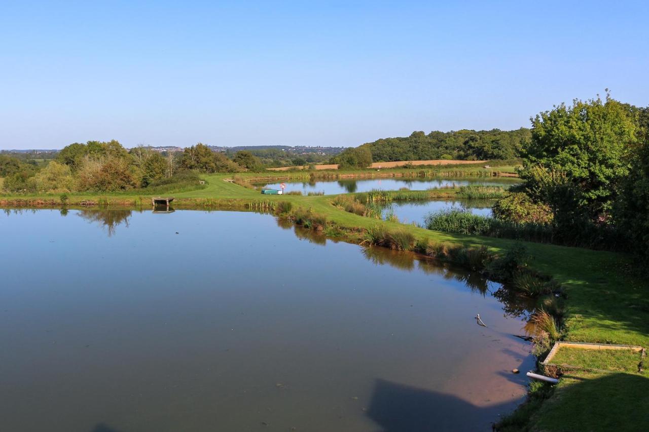 Bransford Farm Fishery & B & B Exterior foto